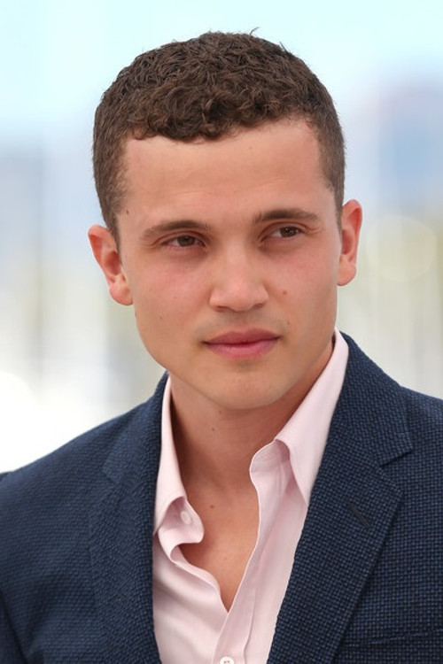 Photo of Karl Glusman