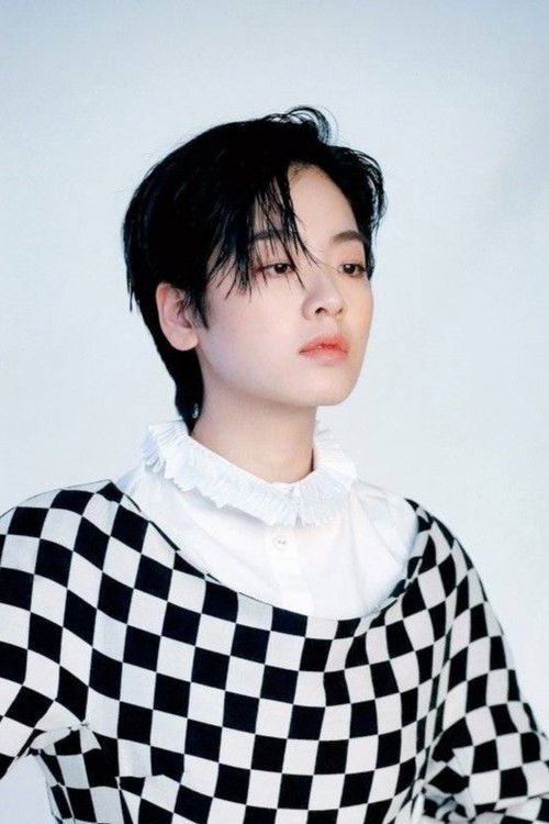 Photo of Lee Zoo-young