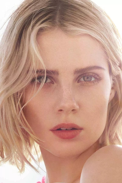 Photo of Lucy Boynton