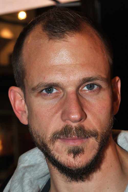 Photo of Gustaf Skarsgård
