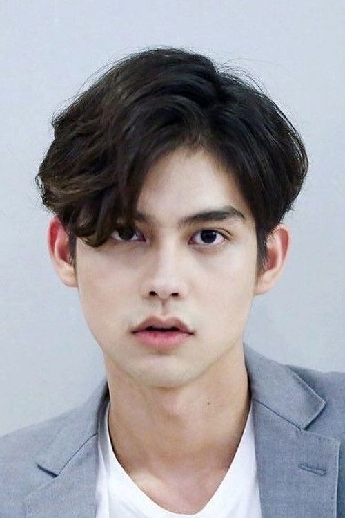 Photo of Vachirawit Chivaaree