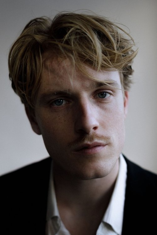 Photo of Louis Hofmann
