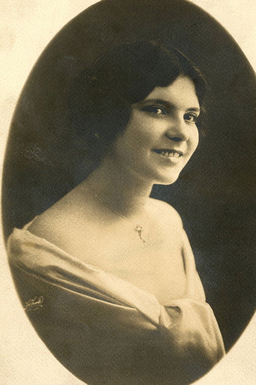 Photo of Zena Keefe