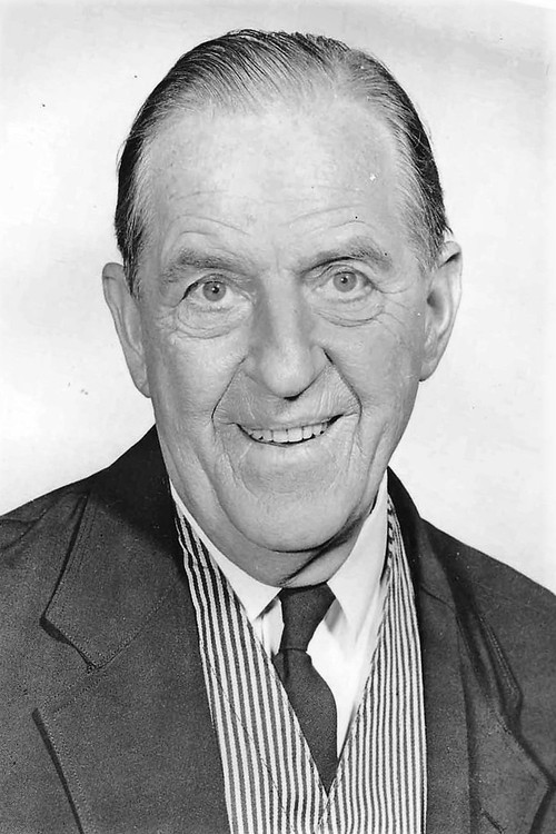 Photo of Stanley Holloway