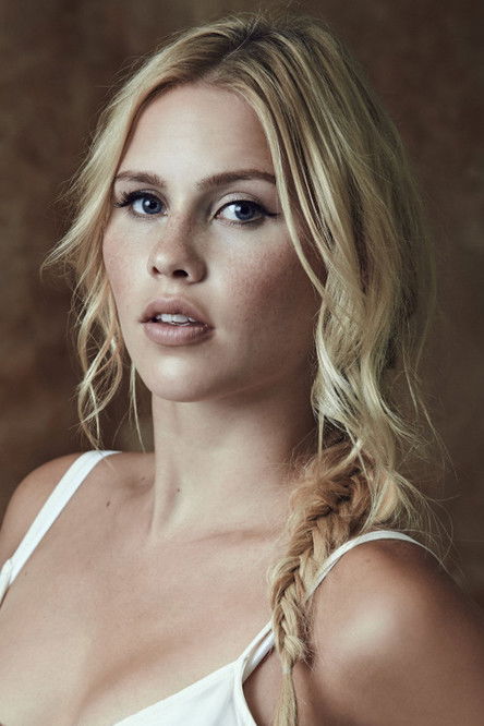 Photo of Claire Holt