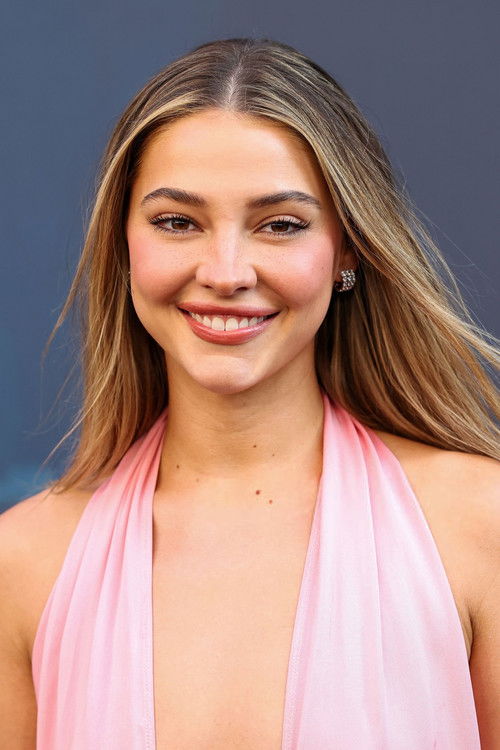 Photo of Madelyn Cline