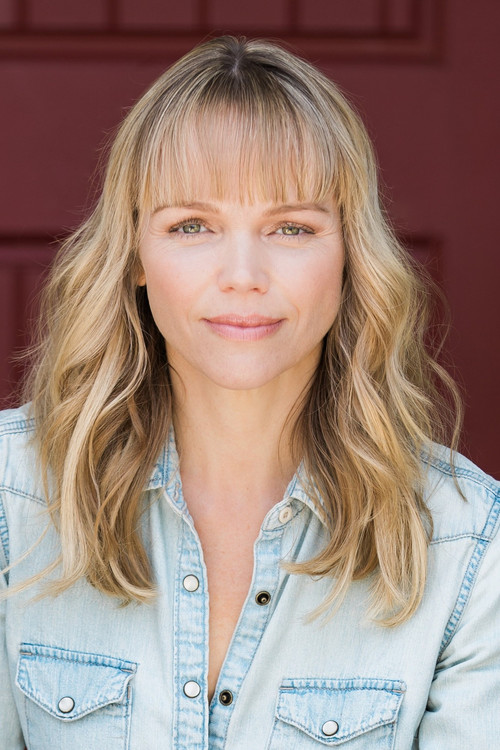 Photo of Lauren Bowles