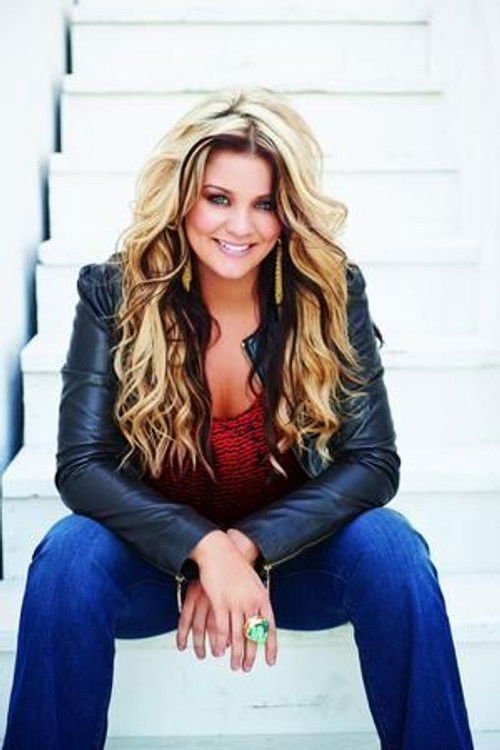 Photo of Lauren Alaina