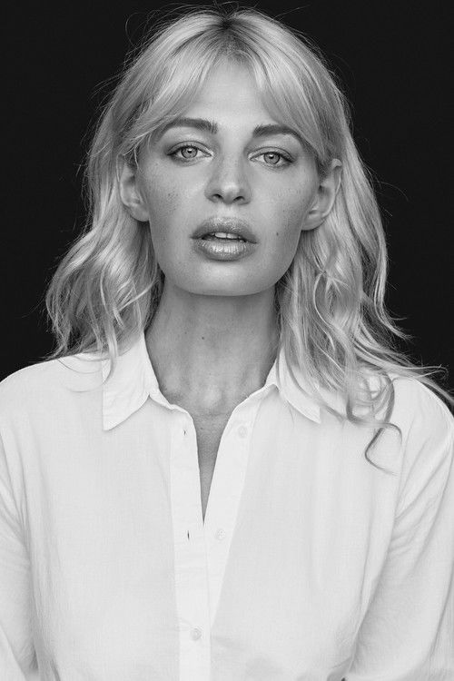 Photo of Chloe Farnworth