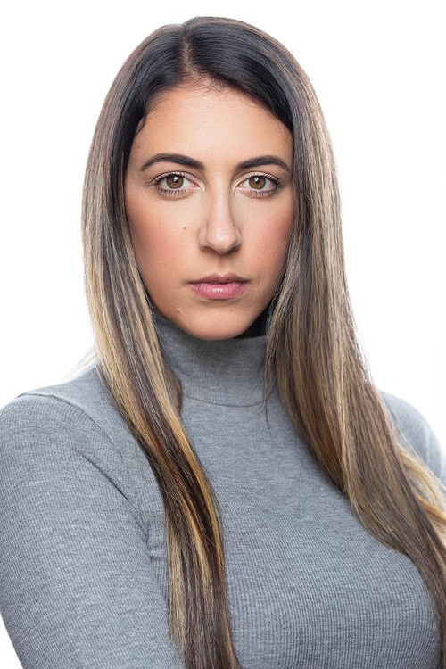 Photo of Caitlin Dechelle