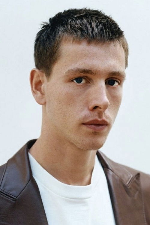 Photo of Harris Dickinson