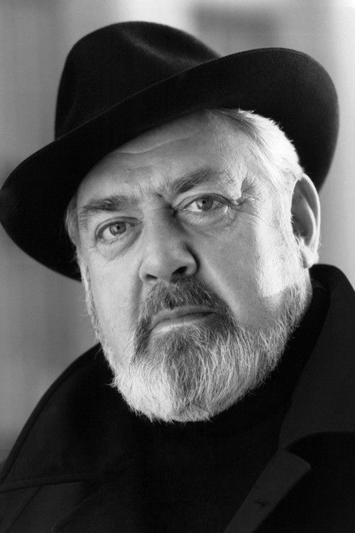 Photo of Raymond Burr