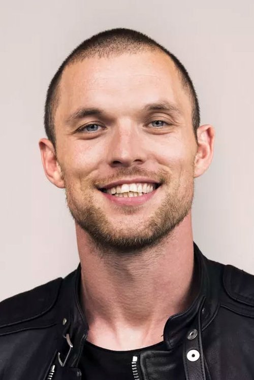 Photo of Ed Skrein