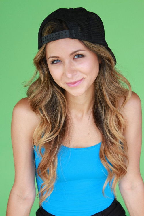 Photo of Elissa Shay