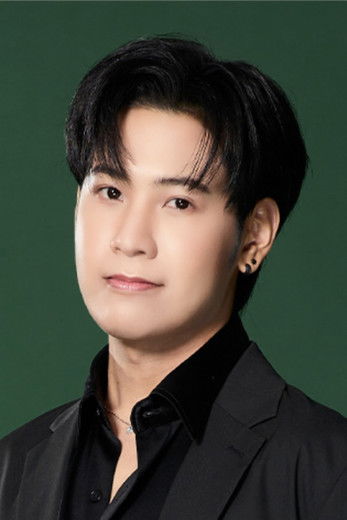 Photo of Prachaya Ruangroj