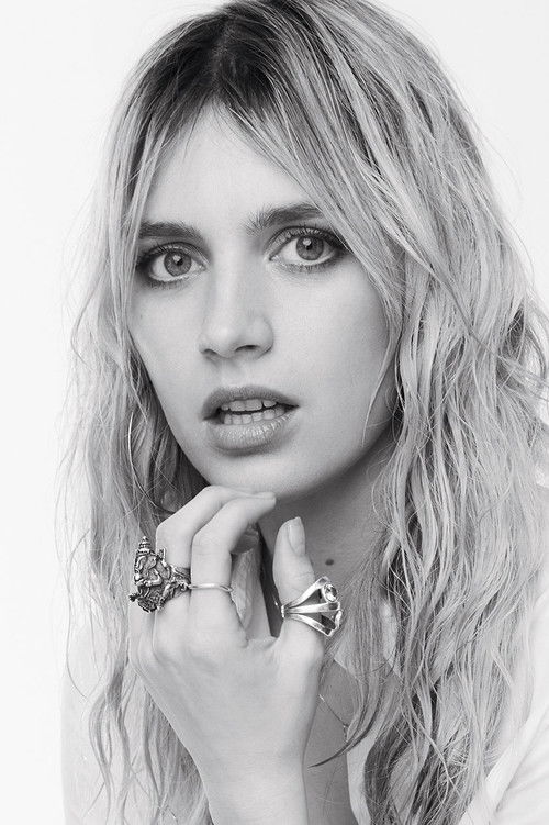 Photo of Nell Tiger Free