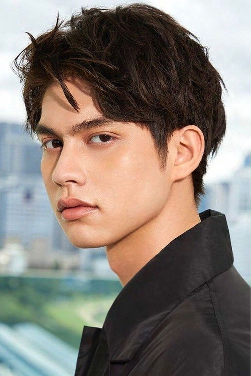 Photo of Vachirawit Chivaaree