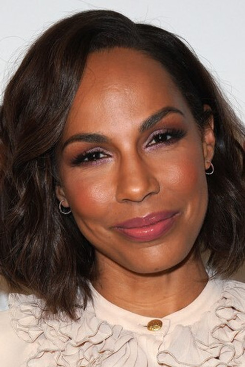 Photo of Amanda Brugel