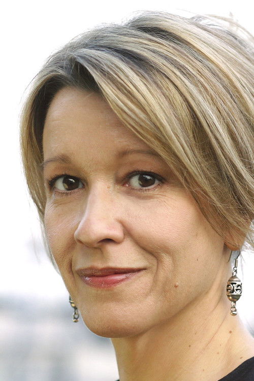 Photo of Linda Emond