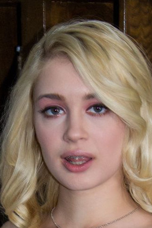 Photo of Anastasia Knight