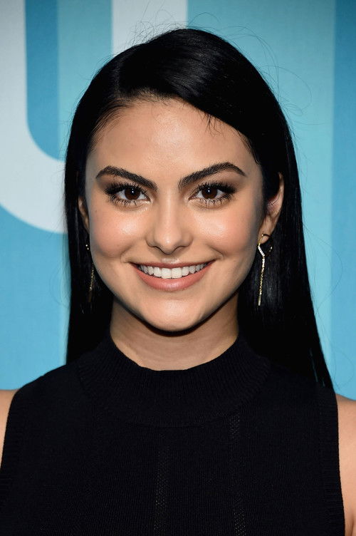 Photo of Camila Mendes