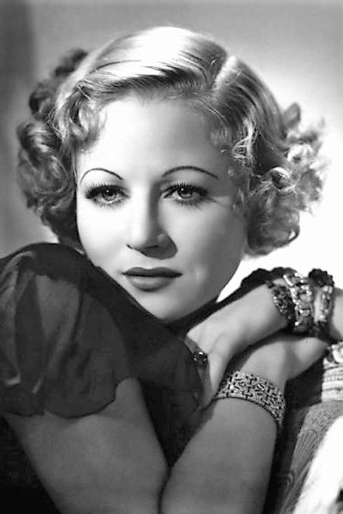 Photo of Sharon Lynn