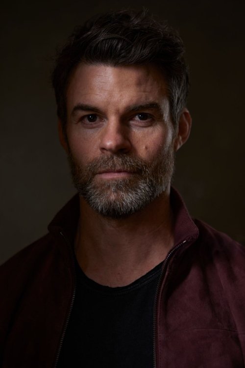 Photo of Daniel Gillies
