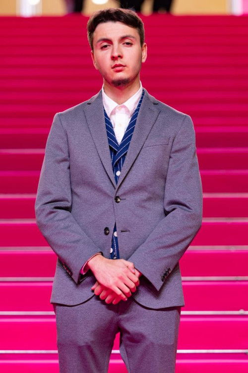 Photo of Yanis Prone