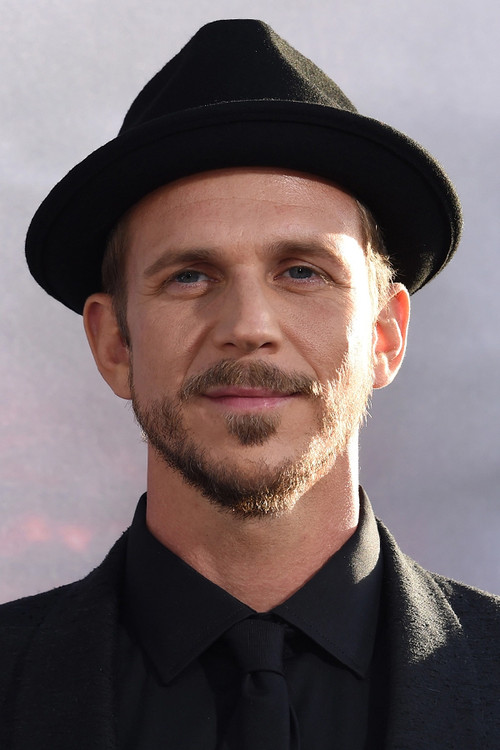 Photo of Gustaf Skarsgård