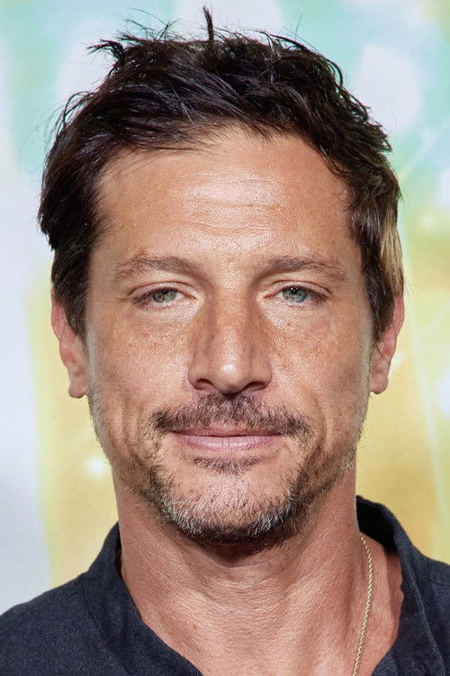 Photo of Simon Rex