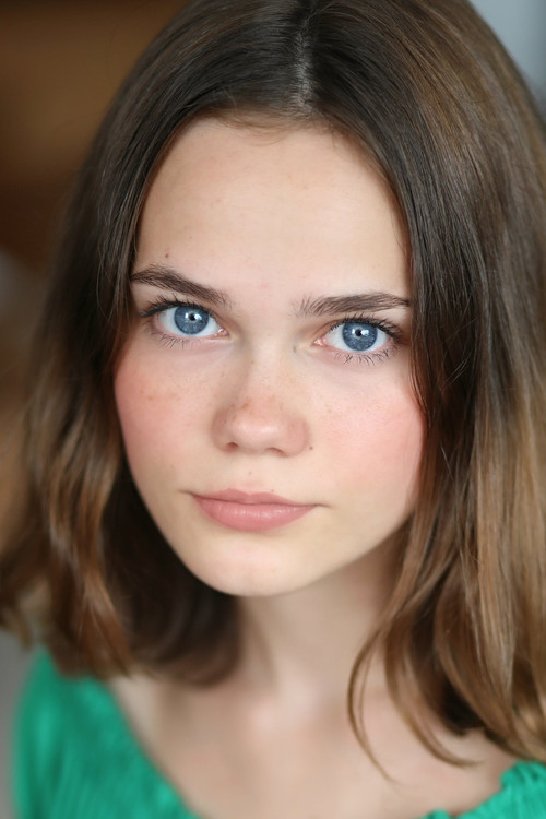 Photo of Oona Laurence