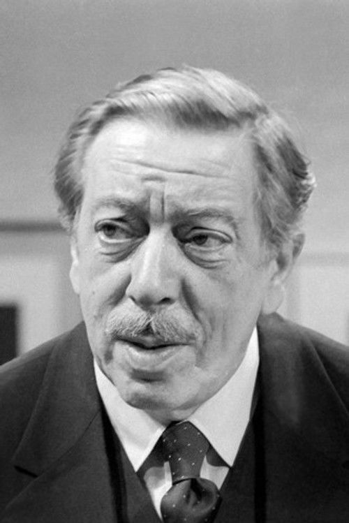 Photo of José Lewgoy