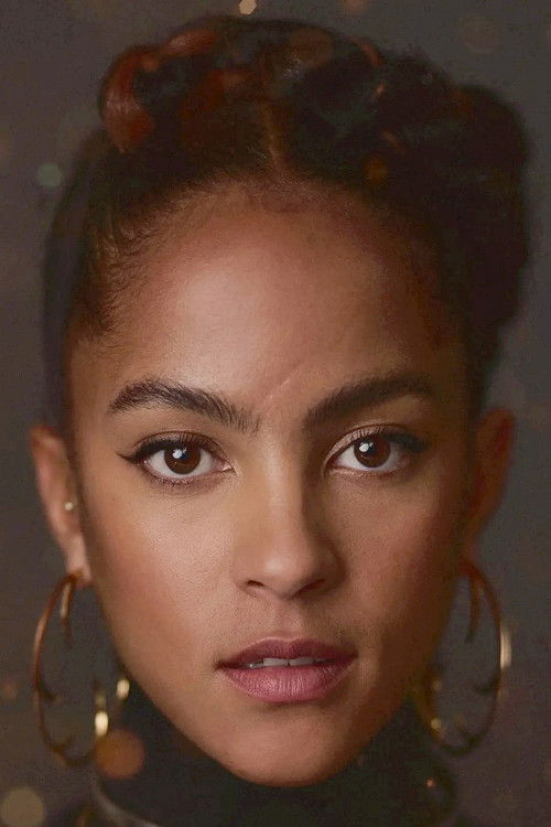 Photo of Lou Llobell