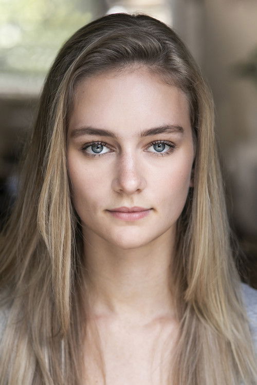 Photo of Lucy Currey