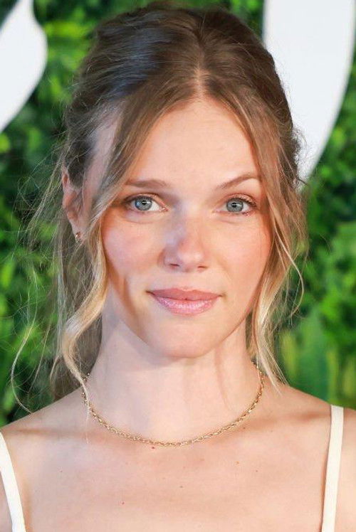 Photo of Tracy Spiridakos