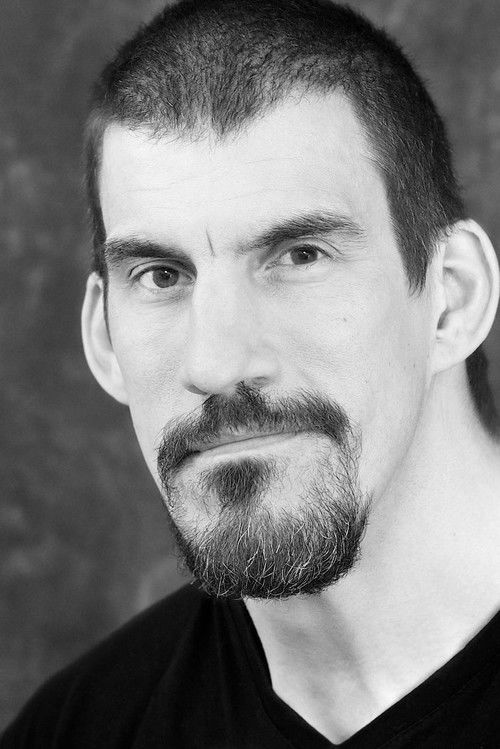 Photo of Robert Maillet