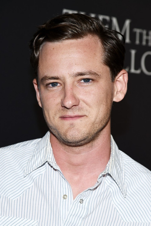Photo of Lewis Pullman
