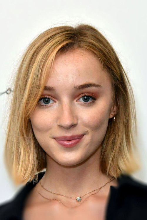 Photo of Phoebe Dynevor