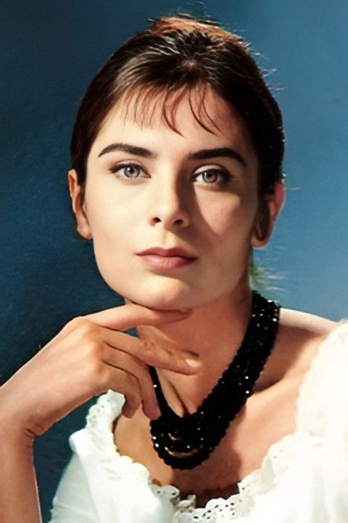 Photo of Juliette Mayniel