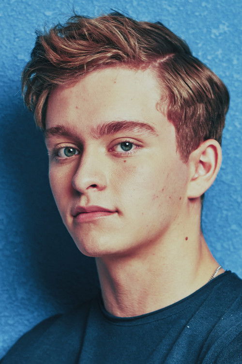 Photo of Gavin Lewis