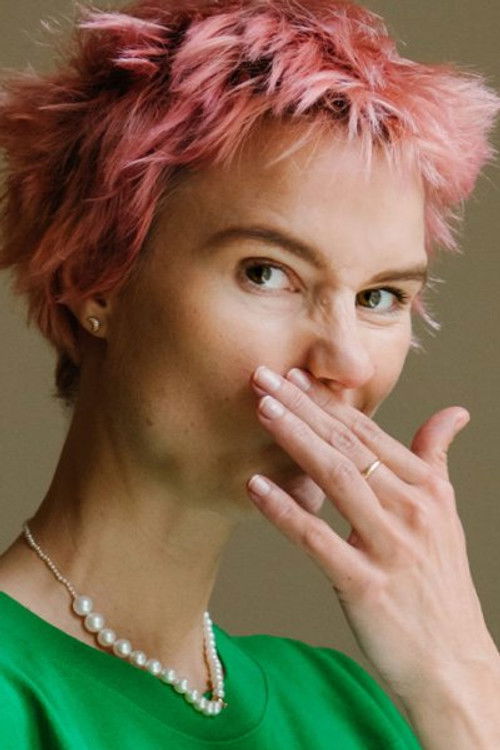 Photo of Amanda Collin