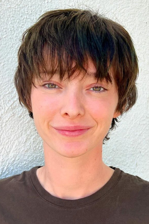 Photo of Emma Dumont