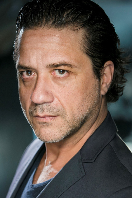 Photo of Enrique Arce