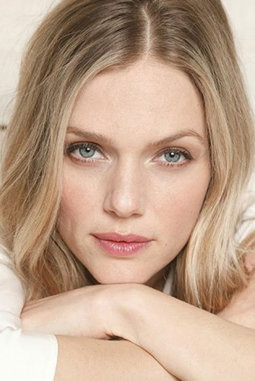 Photo of Tracy Spiridakos