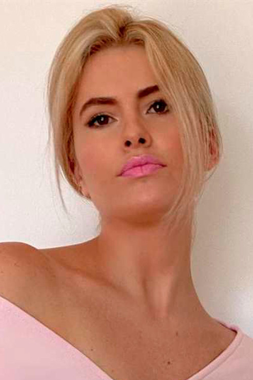 Photo of Adriana Abenia