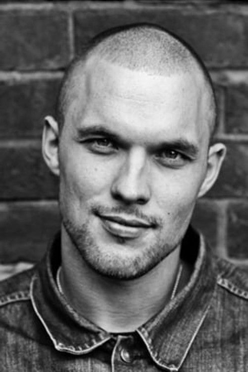 Photo of Ed Skrein