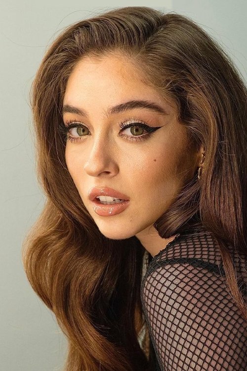 Photo of Cemre Baysel