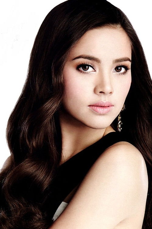 Photo of Urassaya Sperbund