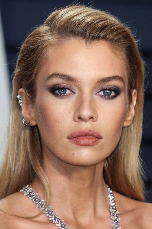 Photo of Stella Maxwell