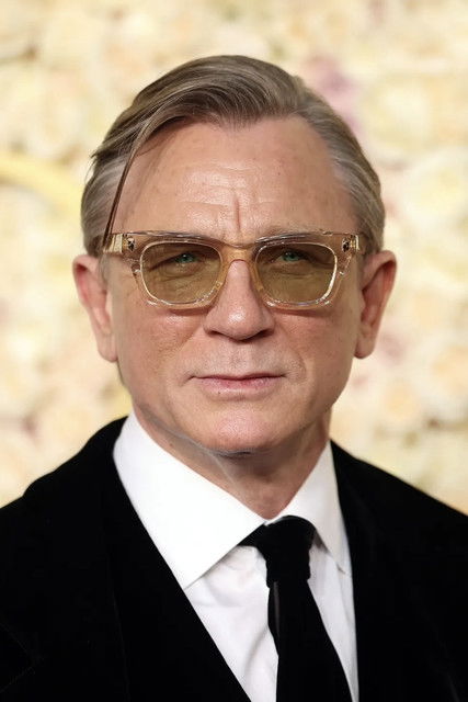 Photo of Daniel Craig